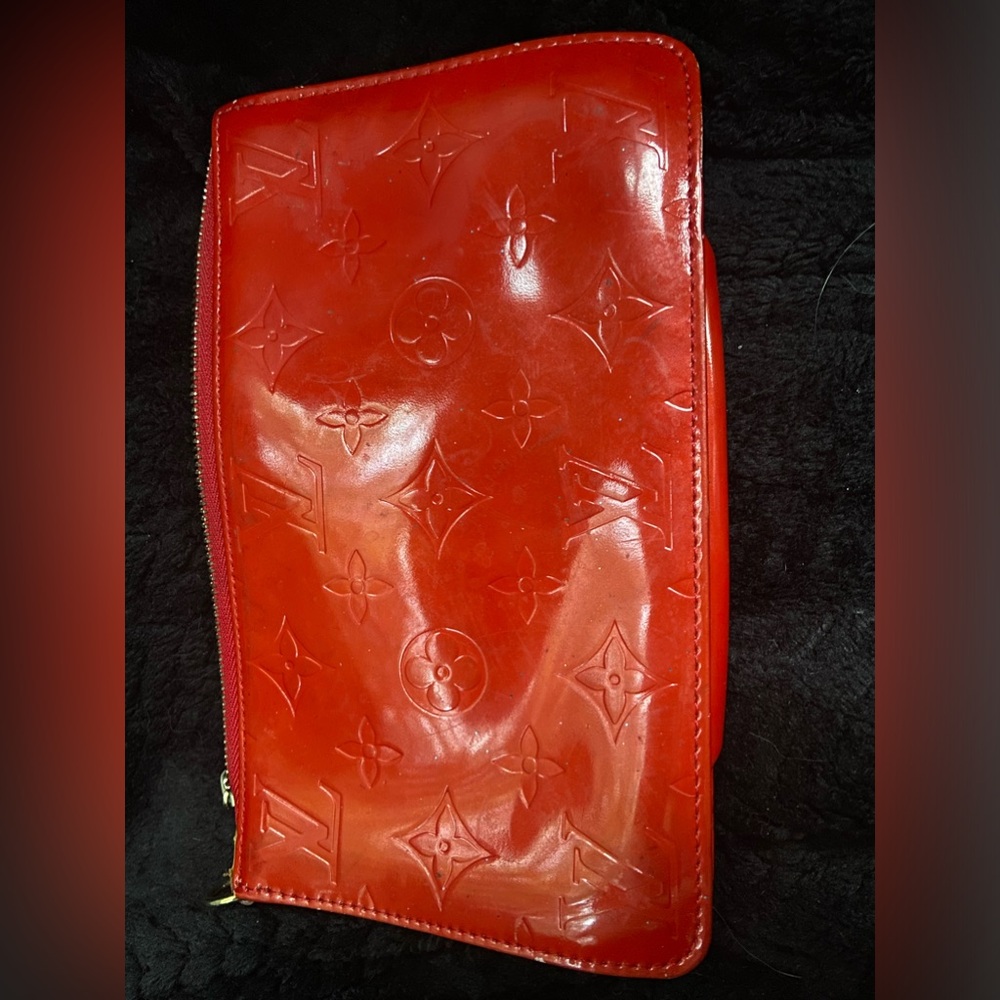 Cute small purse!